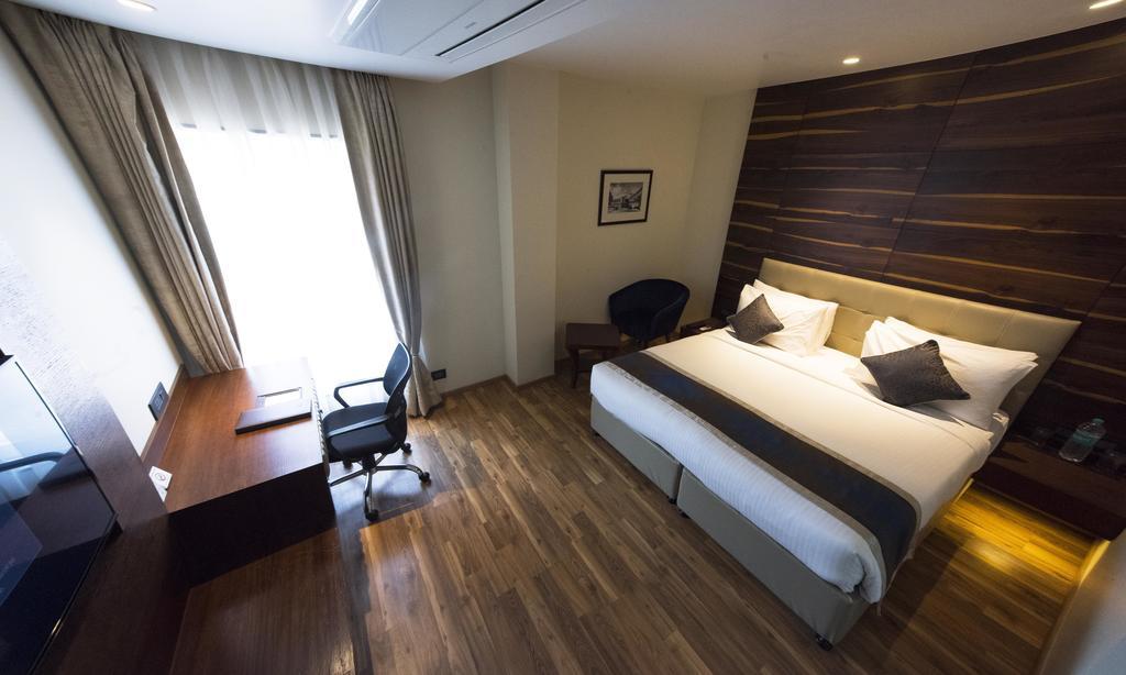 Connaught Royale Delhi Hotel New Delhi Exterior photo