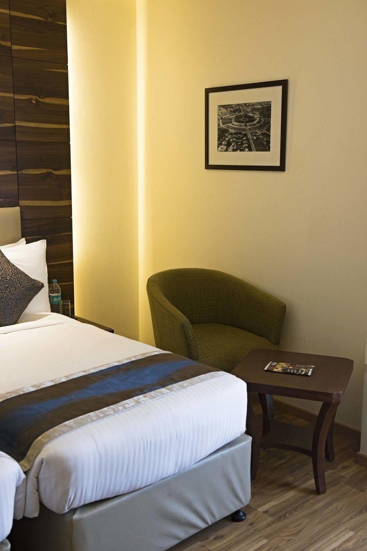 Connaught Royale Delhi Hotel New Delhi Exterior photo