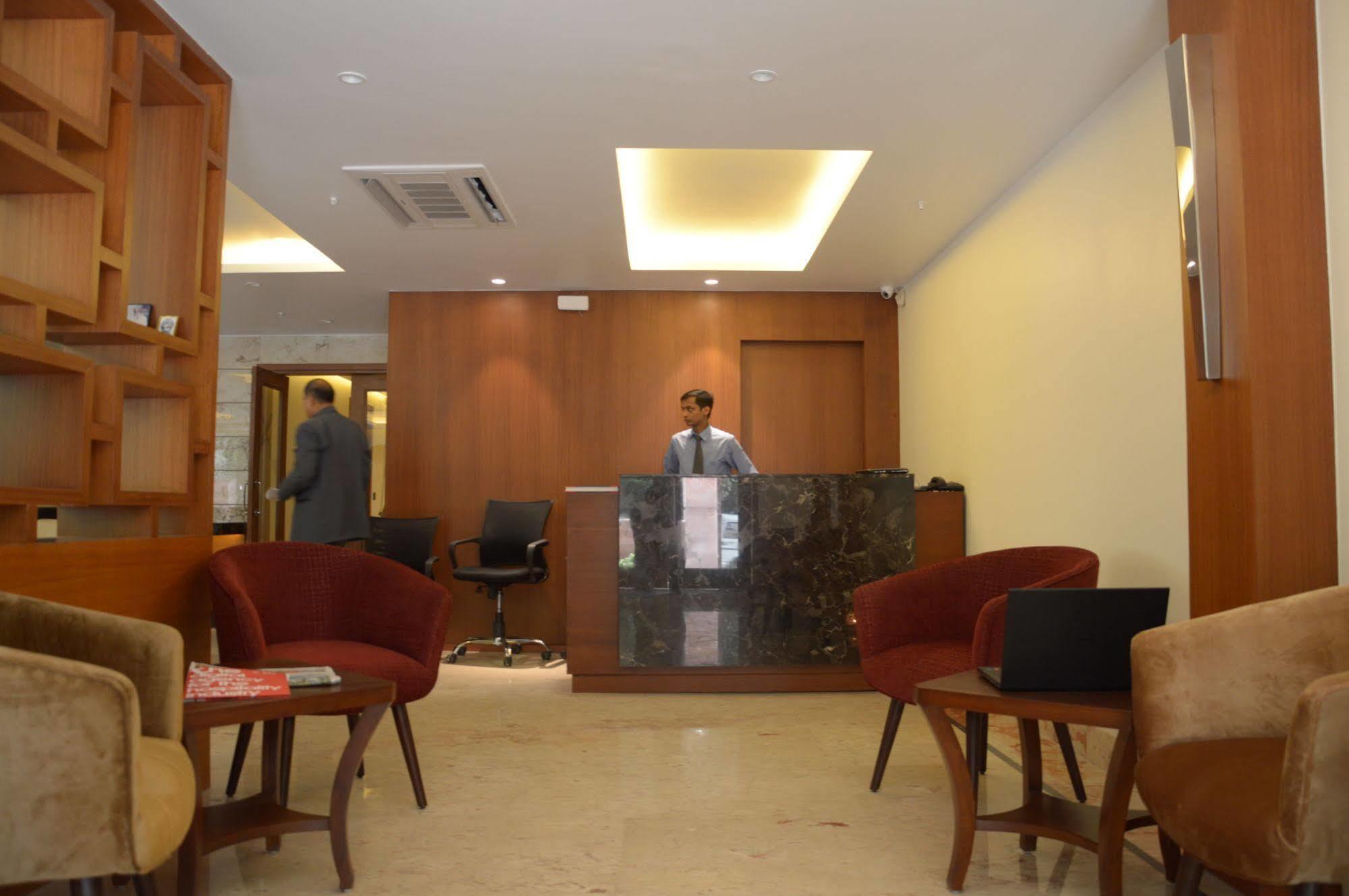 Connaught Royale Delhi Hotel New Delhi Exterior photo