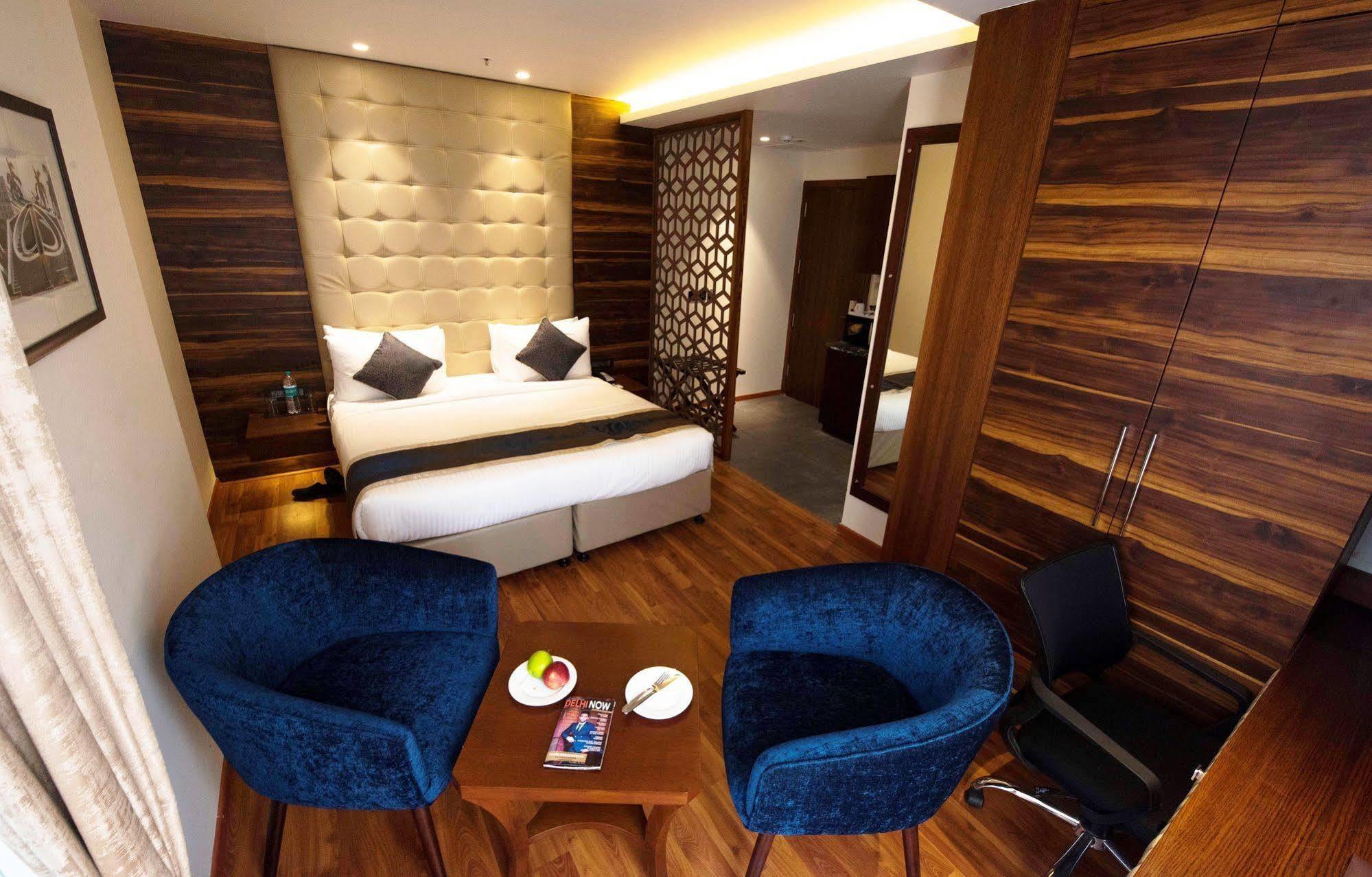 Connaught Royale Delhi Hotel New Delhi Exterior photo